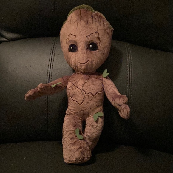 **Rare** Adorable young Groot from Marvel Guardians of the Galaxy - Picture 1 of 16